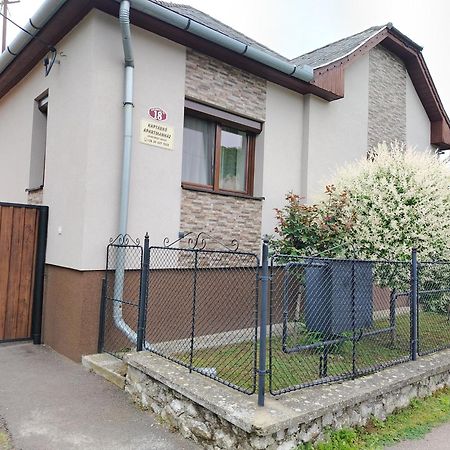 Kaptarko Apartmanhaz Demjén Εξωτερικό φωτογραφία